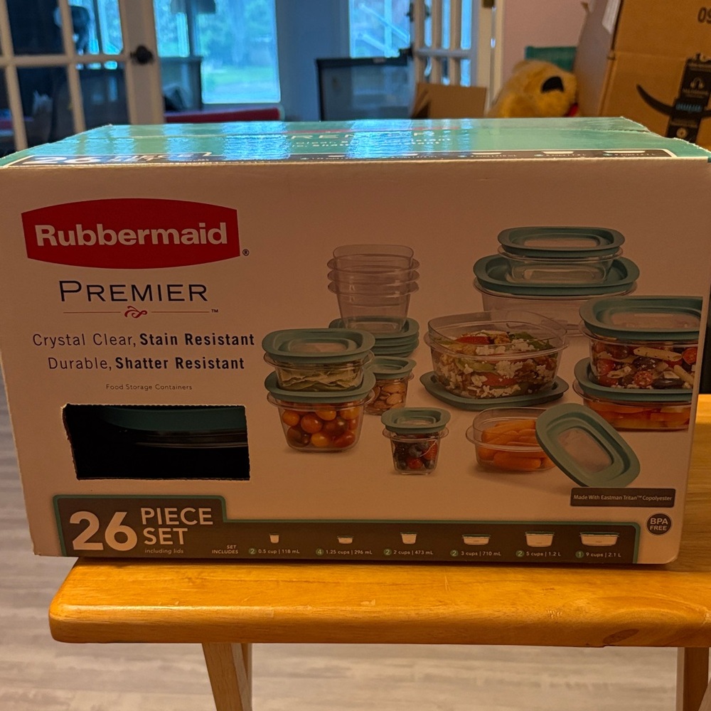 Rubbermaid Food Storage Set with Aqua Lids